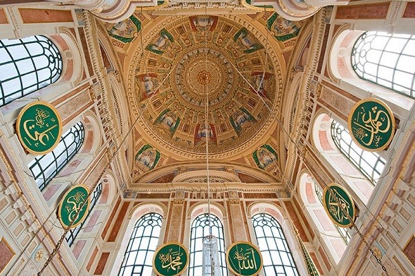 داخل-مسجد-اورتاکوی-استانبول