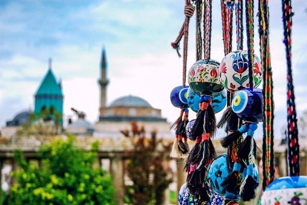 معماری آرامگاه مولانا در قونیه؛ شاهکار گنبد سبز و هنر سلجوقی