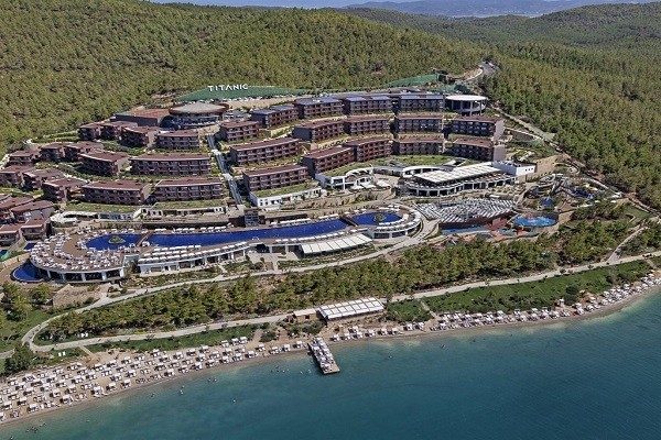 نمایی-از-تایتانیک-دلوکس-بدروم