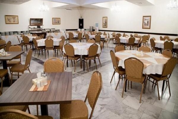 رستوران و کافی شاپ هتل رجینه ایروان