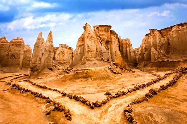 دره تندیس ها