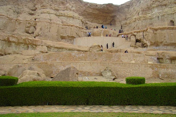 غار خربس