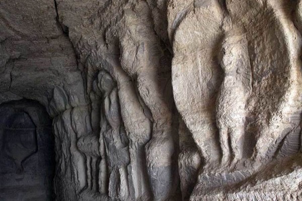 نمایی از غار خربس قشم