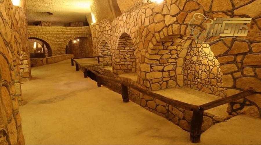 رفتن به شهر زیرزمینی کاریز در تور کیش بهار 1405