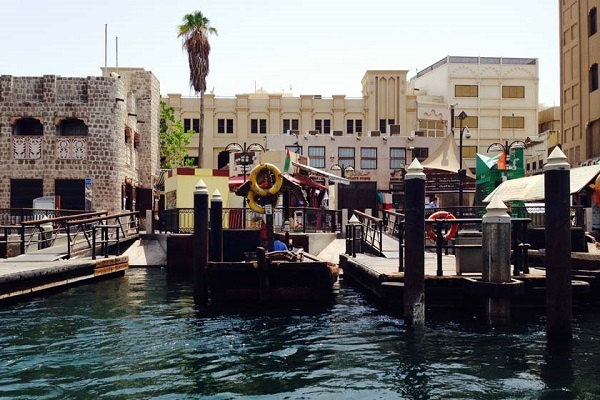 تاریخچه و جذابیت اسکله ابرا دبی؛ از تجارت تا تفریح! 🛶🌟