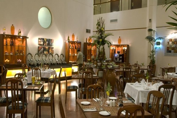 رستوران و کافی شاپ هتل آواری دبی