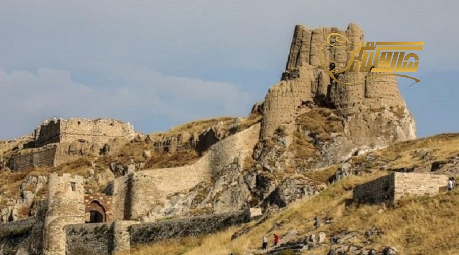 بازدید از قلعه باستانی در تور وان تیر 1405