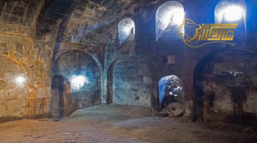 بازدید از کلیسای واراگاوانک در تور وان تیر 1405