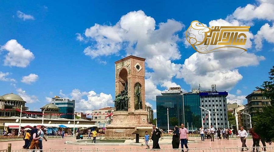 بازدید از میدان تکسیم در تور استانبول مهر 1404