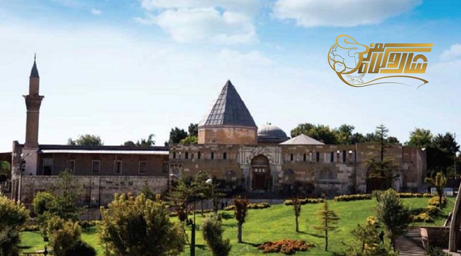 رفتن به تپه و مسجد علاءالدین در تور قونیه مهر 1404