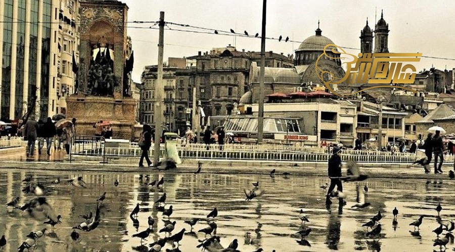 بازدید از میدان تکسیم در تور استانبول آذر 1402