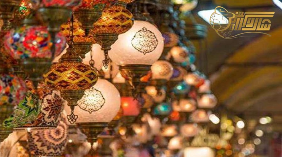 بازدید از بازار بزرگ در تور استانبول بهار 1405