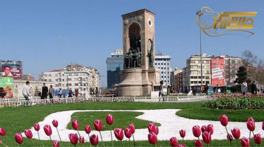 بازدید از میدان تکسیم در تور استانبول اردیبهشت 1405