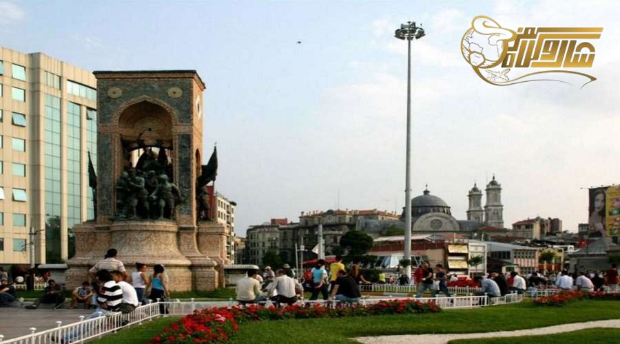 بازدید از میدان تکسیم در تور استانبول فروردین ۱۴۰۵؛ قلب تپنده خرید و تفریح! ð️✨