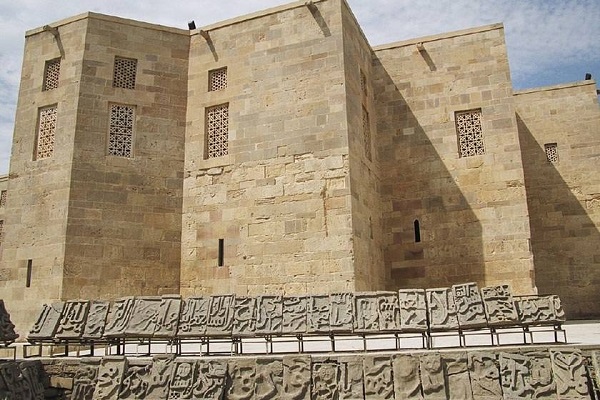 ساختمان اصلی کاخ شیروان