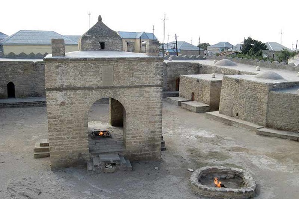معماری و بنای معبد آتشگاه باکو
