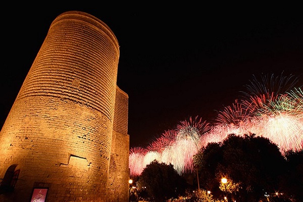 بازدید از قلعه دختر در تور باکو خرداد 1403