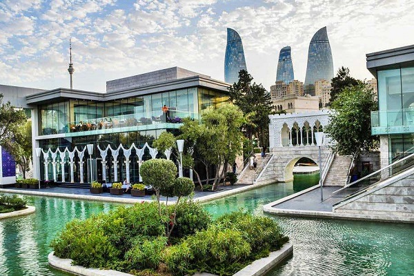 گردش در ونیز کوچک باکو