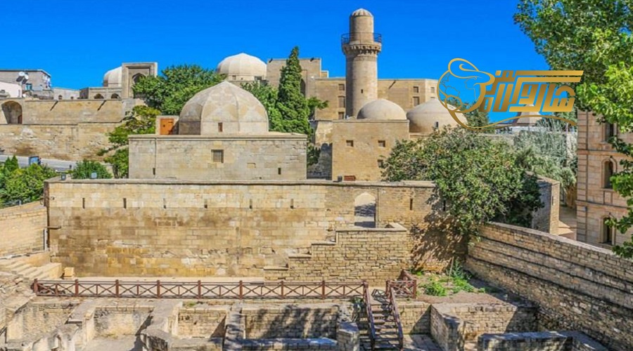 بازدید از کاخ شیروان شاه در تور باکو زمستان 1404
