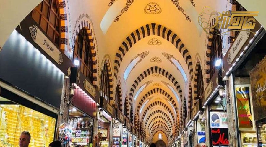 بازدید از بازار بزرگ در تور استانبول خرداد 1403