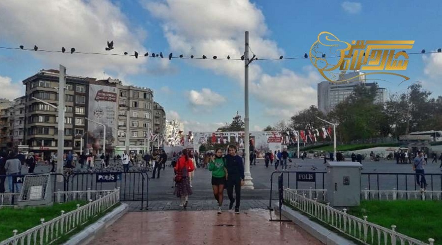بازدید از میدان تکسیم در تور استانبول تیر 1403