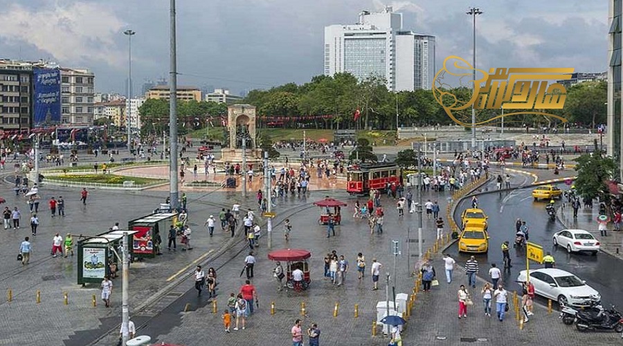 بازدید از میدان تکسیم در تور استانبول زمستان 1404