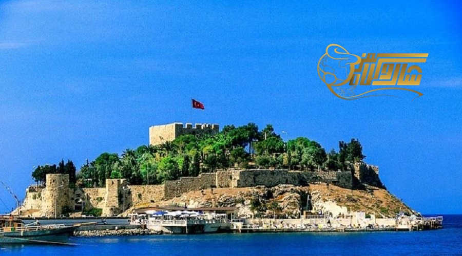 بازدید از جزیره کبوتر در تور کوش آداسی بهمن ۱۴۰۴: نماد زیبای جزیره پرندگان