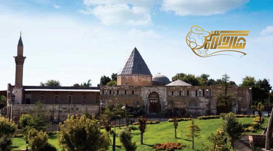 رفتن به تپه و مسجد علاءالدین در تور قونیه زمستان 1404