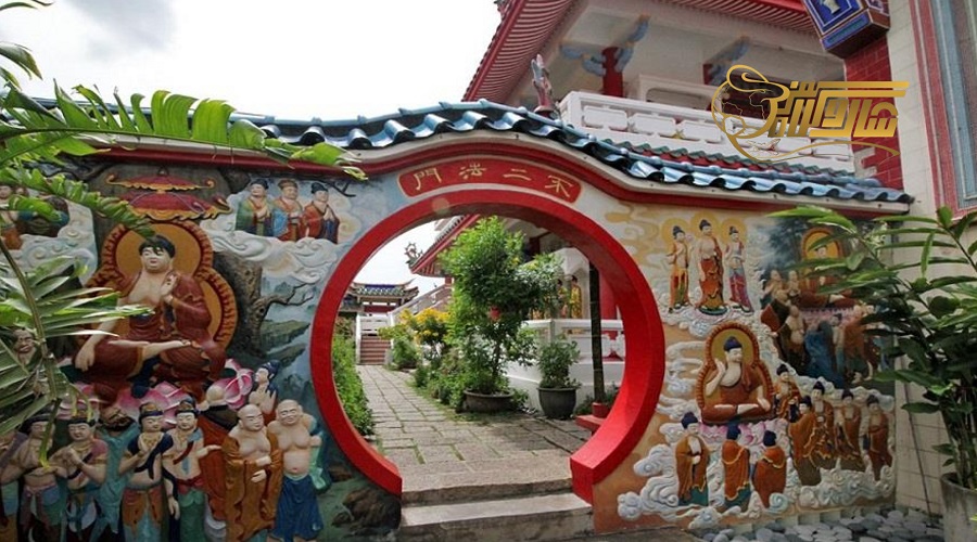 بازدید از معبد کک لوک سی در تور مالزی بهمن 1402
