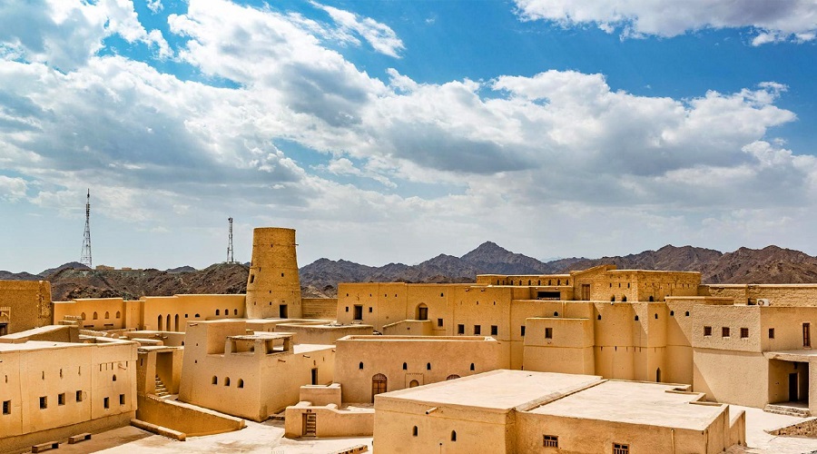 بازدید از شهر سحر و جادوی بهلا در تور عمان نوروز 1403